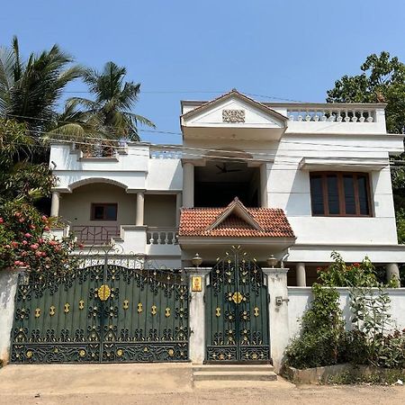 Tulip Villa 3Bhk 2Bhk And 1Bhk Located Near Chunnambar Boat House And Paradise Beach Purnankuppam Exterior photo